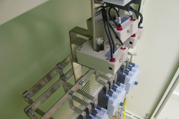 贵州配电柜-应急照明配电柜使用对工作人员的具